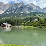 Lägenhet Mansarda Su Due Livelli Nel Cuore Delle Dolomiti