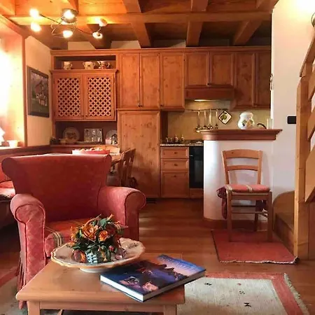 Mansarda Su Due Livelli Nel Cuore Delle Dolomiti 아파트 산비토디카도레